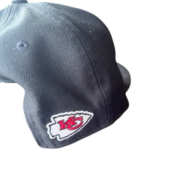 New Era Black Chiefs Hat - Picture 3 of 9